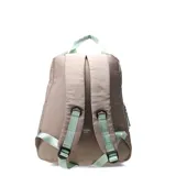 Mochila urbana color beige con correas de mano en color verde agua. Presenta un bolsillo frontal con cierre y una estampa con la frase 'red lipstick and glossy brain' junto a un corazón rojo.
