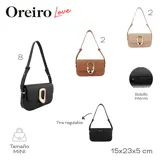 Cartera bandolera Las Oreiro modelo Love, color negro con solapa y detalle de herraje metálico dorado en la parte frontal. Cuenta con asa ajustable para llevar al hombro o cruzada.