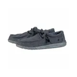 Mocasines Hey Dude Wally B Sox color gris, con cordones elásticos, suela ultraligera y plantilla de espuma viscoelástica.