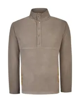 Buzos polar de hombre color beige, confeccionado en 100% poliéster reciclado. Cuenta con cuello alto, cierre frontal parcial con broches a presión (snaps) y bolsillos laterales.