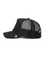 Gorra trucker Goorin Bros modelo The Giraffe, color negro, con frente estructurado y red trasera. Presenta un parche frontal bordado con diseño de jirafa y la palabra "HIGH".