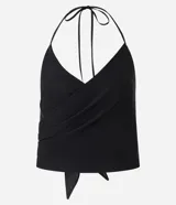 Blusa frente única de Blue Steel confeccionada en chiffon, con escote cruzado y diseño fluido. Presenta una caída ligera y espalda descubierta, ideal para un look sofisticado.