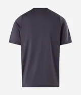 Remera deportiva de hombre Get Over color gris, con mangas raglán, cuello redondo y estampa frontal pequeña.