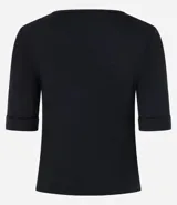 Blusa femenina de corte ajustado confeccionada en tejido rib acanalado, con escote en V y mangas cortas con dobladillo plegado.