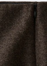 Pantalón largo de tiro alto, confeccionado en tejido mezcla de lana con diseño jaspeado de corte recto.