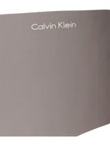 Colaless de talle alto Calvin Klein, confeccionada en microfibra elástica con diseño sin costuras y bordes limpios para un acabado invisible. Presenta el logo de la marca estampado en la parte superior derecha.