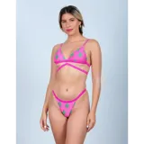 Bikini fucsia con estampado de cactus, compuesto por un corpiño triangular con tiras cruzadas debajo del busto y una bombacha tipo tanga cavada con ribetes fucsias.