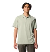 Remera polo de manga corta de la marca Columbia, color verde, con cierre frontal de tres botones y logo bordado en el pecho.