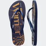 Ojotas Havaianas modelo Slim, color azul marino con estampa dorada y gris de la Mujer Maravilla (Wonder Woman) y texto alusivo.