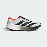 Championes de trail running Adidas Terrex Agravic 4, con diseño técnico en blanco, negro y detalles en naranja y amarillo neón. Presentan mediasuela Lightstrike para amortiguación ligera y suela de caucho Continental para tracción superior en terrenos variados.