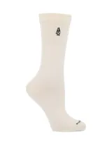 Medias de largo medio color crema, confeccionadas en tejido suave con puño elástico y bordado pequeño del logo de la marca en la parte superior.