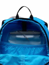 Mochila Columbia Triple Canyon de 24 litros color azul, con detalles en negro, bolsillos laterales de red y tirantes acolchados y transpirables.
