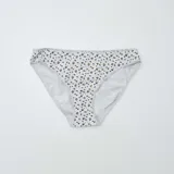 Braga gris con estampado de leopardo en tonos marrones y negros, con ribete de encaje en la cintura y las piernas.