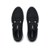 Championes Under Armour Charged Rogue 3, color negro con logo blanco y detalles en gris. Capellada de malla ligera y superposiciones de cuero sintético.