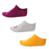 Pack de tres pares de medias invisibles Topper para mujer, en colores violeta, gris melange y naranja, con logo de la marca estampado en la puntera.