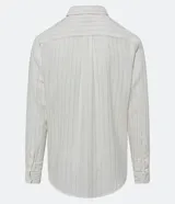 Camisa de hombre regular, color blanco, confeccionada en tricolina con textura rayada.