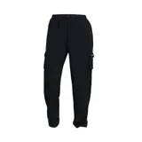 Pantalón cargo negro de tejido ligero con cintura elástica ajustable con cordón, bolsillos laterales con solapa y logo de Nike bordado en blanco en el bolsillo izquierdo.