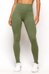 Calza deportiva de talle alto color verde militar, confeccionada en poliamida con diseño ajustado y elástico.