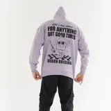 Canguro lila con capucha, de algodón extra suave y corte oversize. Estampado en la espalda con la frase "Life's too short for anything but good times" y un personaje de caricatura.