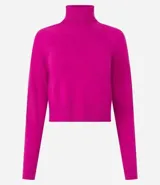 Blusa básica de punto marca Blue Steel, con cuello alto y manga larga. Confeccionada en tejido de punto recto con textura suave y cómoda.