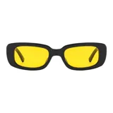 Lentes de sol rectangulares con marco grueso de acetato negro y lentes amarillas con filtro UV400.