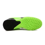 Championes de fútbol 5 Diadora Barricade TF, color verde flúor con detalles en negro y suela de goma con tapones.