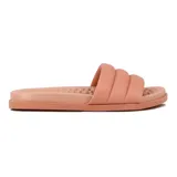 Sandalias Modare color rosa chicle, con plantilla texturizada y tira ancha acolchada.