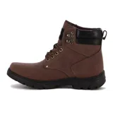 Bota de cuero color marrón acordonada, con suela de goma negra y detalles de la marca West en el lateral y la lengüeta.