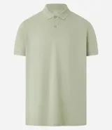 Remera polo de corte comfort, confeccionada en algodón peruano de alta calidad. Presenta cuello clásico con tapeta de botones y mangas cortas. Diseño liso y texturizado, ideal para un look casual y fresco.