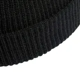 Gorro de lana negro con logo de Adidas bordado en el frente.