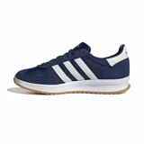 Championes Adidas modelo Run 70s 2.0, de color azul marino con las tres tiras características en blanco y suela de goma marrón.