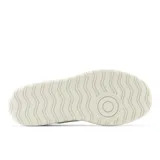 Championes urbanos New Balance modelo CT302SL, color blanco con detalles en lila y beige, confeccionados en cuero y tela, con logo "N" característico en los laterales, entresuela estratificada y puntera de goma.