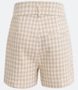Short de tiro alto confeccionado en tejido tweed con estampado pied-de-poule. Presenta una cinturilla ancha con trabillas y un corte estructurado de estilo sastrero.