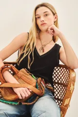 Remera V Rimba Shinny