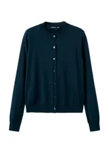 Cardigan de punto fino azul marino, confeccionado en mezcla de algodón y lana, de corte recto con cuello redondo, manga larga y cierre frontal de botones.