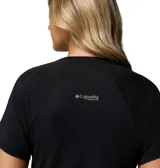 Remera deportiva Columbia de manga corta, color negro, con tecnología de absorción de humedad y protección solar UPF 50, perteneciente a la línea Titanium.