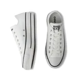 Championes urbanos Converse Chuck Taylor All Star Lift OX, color blanco, con plataforma y detalles en negro.