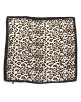 Pañuelo de satén con estampado animal print, marca Barrington.