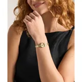 Reloj analógico Fossil modelo Scarlette, con caja y malla de acero inoxidable en tono dorado. Presenta una esfera dorada con efecto sunray, índices con cristales y bisel estriado.