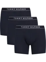 Pack de tres bóxers ajustados Tommy Hilfiger confeccionados en algodón elástico, con cintura elástica con el nombre de la marca grabado.