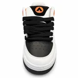 Zapatillas Airwalk Throlle estilo skate, de color blanco con detalles en negro y naranja, cordones anchos negros y suela de goma plana.