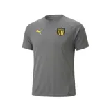 Remera deportiva Puma de manga corta para hombre, modelo Evostripe de Pe&ntilde;arol. Es de color gris, con cuello redondo, y presenta el logo de Puma y el escudo del club en amarillo en el pecho.