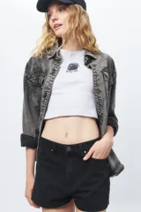 Short de jean azul de tiro alto.