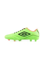 Championes de fútbol Umbro modelo Classico III HG para hombre, color azul marino con detalles y logo en naranja. Presentan una suela con tapones moldeados fijos (HG) para césped firme.