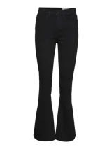 Pantalón de jean negro de tiro alto, corte ajustado en caderas y muslos, con pierna acampanada.