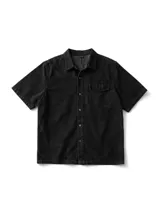 Camisa de gabardina lavada color negro, con rotura en el cuello y parche en la espalda.