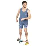 Musculosa azul con cuello redondo y estampado circular con el logo de la marca en el pecho.