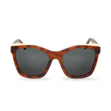 Lentes de sol Mr Boho modelo Parikia, con armazón carey y detalles en tono marfil en las esquinas superiores. Presentan cristales oscuros y diseño geométrico.