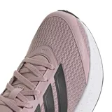 Championes Adidas Runfalcon 6 W de color lila con las icónicas tres tiras de la marca en los laterales en tono oscuro, cordones al tono, suela blanca con amortiguación Cloudfoam y detalles sutiles, y suela exterior de goma negra.