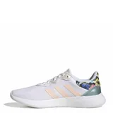 Championes de mujer Adidas QT Racer 3.0 de color blanco, con las tres franjas características de la marca en tono rosado en el lateral y detalles florales en el talón.